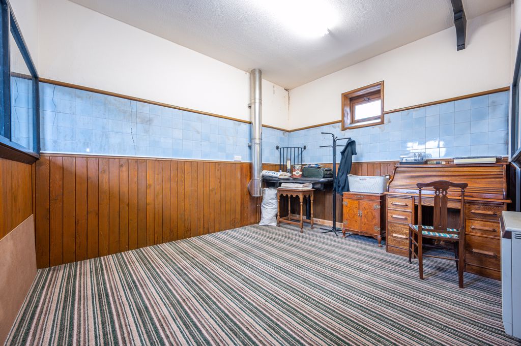 Offices- click for photo gallery